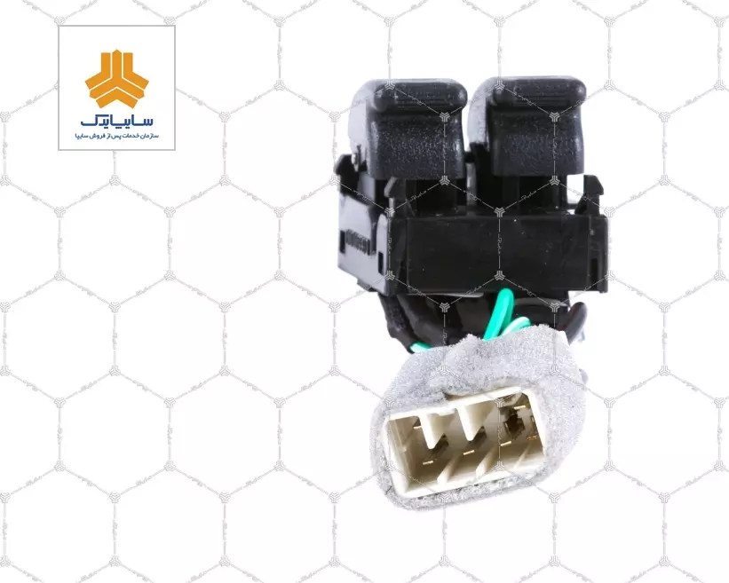 كليد شيشه بالابر برقي(سمت راننده) و (در مدل آپشن دار) شيشه هاي عقب